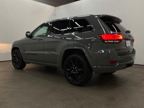2022 Jeep Grand Cherokee Laredo