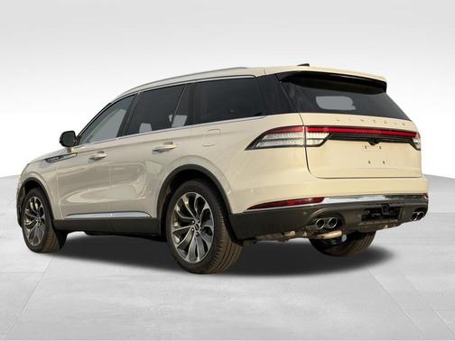 Pearl Metallic 2025 Lincoln Aviator Premiere