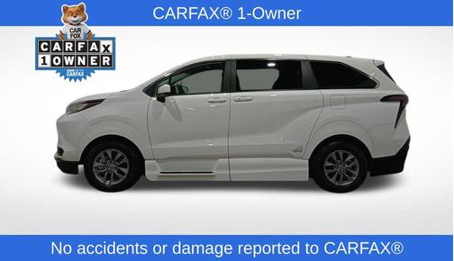 2023 Toyota Sienna LE