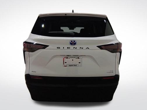 2023 Toyota Sienna LE