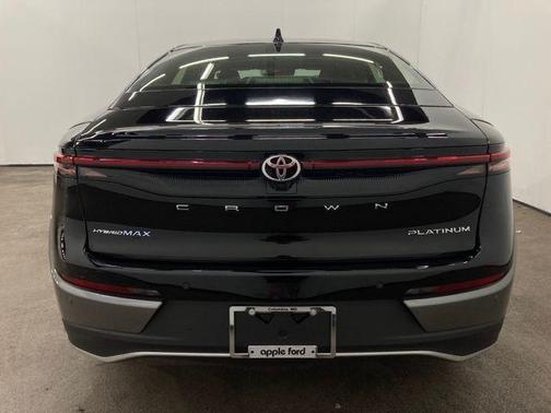 2023 Toyota Crown Platinum
