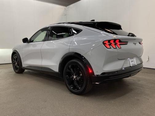 Space White Metallic 2023 Ford Mustang Mach-E Premium
