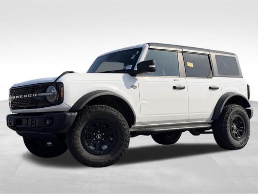 Oxford White 2023 Ford Bronco Wildtrak