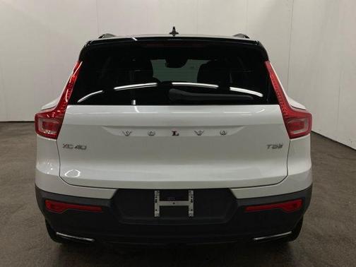 2020 Volvo XC40 T5 R-Design