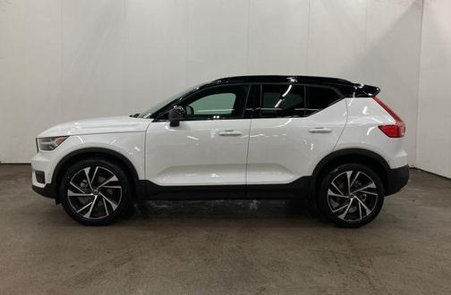 2020 Volvo XC40 T5 R-Design