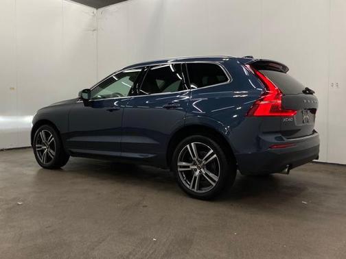 2021 Volvo XC60 T5 Momentum
