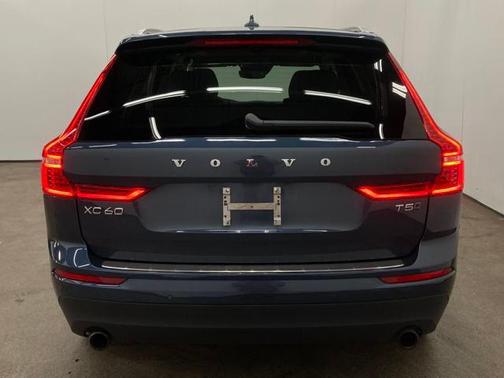 2021 Volvo XC60 T5 Momentum