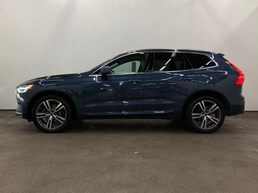 2021 Volvo XC60 T5 Momentum