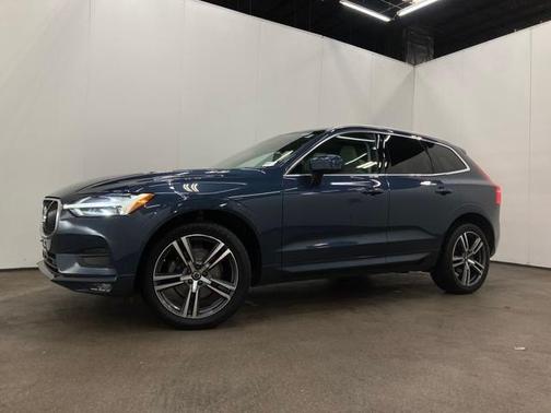 2021 Volvo XC60 T5 Momentum