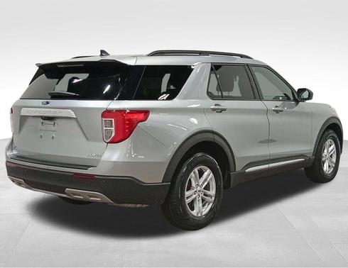 Iconic Silver Metallic 2023 Ford Explorer XLT