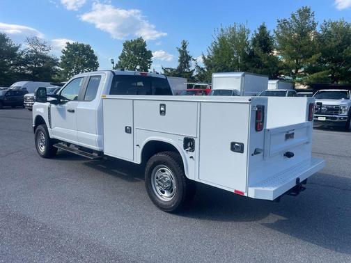 Oxford White 2026 Ford F-350 XL