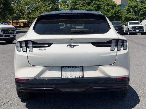Star White Metallic Tri-Coat 2024 Ford Mustang Mach-E Premium