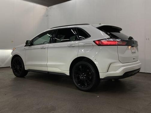 2022 Ford Edge ST Line