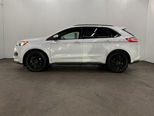 2022 Ford Edge ST Line