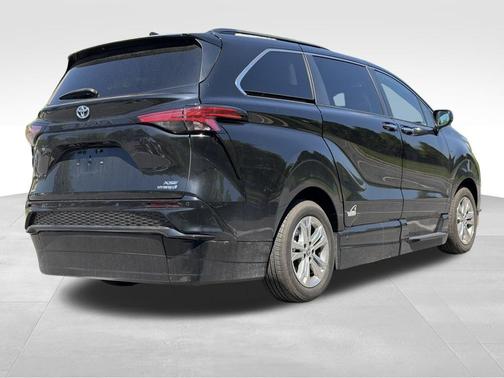 Midnight Black Metallic 2023 Toyota Sienna XSE 7 Passenger