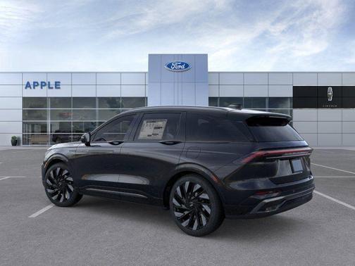 Infinite Black Metallic Clearcoat 2026 Lincoln Nautilus Reserve