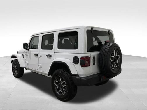 2024 Jeep Wrangler 4-Door Sahara 4x4