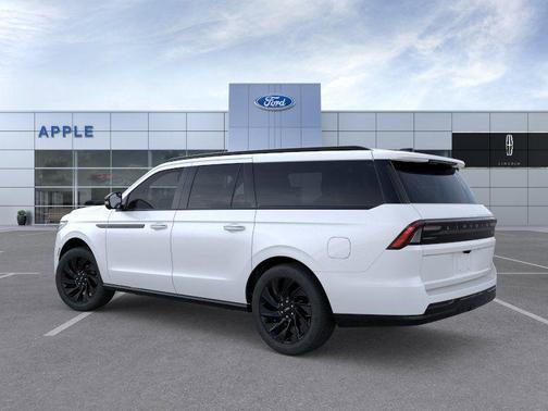 Pristine White Metallic Tri-Coat 2026 Lincoln Navigator Reserve