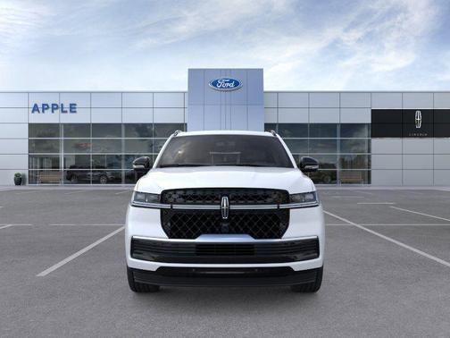 Pristine White Metallic Tri-Coat 2026 Lincoln Navigator Reserve