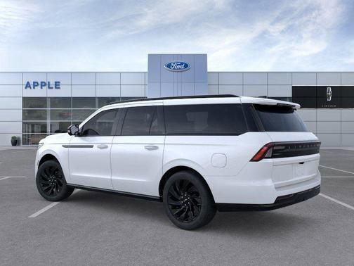 Pristine White Metallic Tri-Coat 2026 Lincoln Navigator Reserve