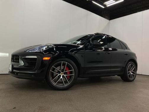 2025 Porsche Macan Base