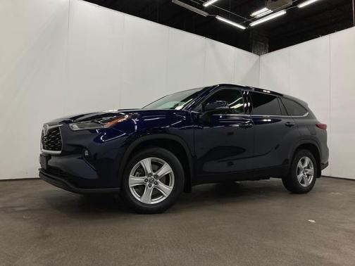 2021 Toyota Highlander LE