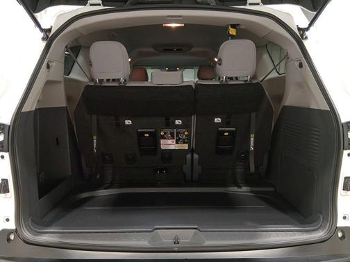 Ice Cap 2023 Toyota Sienna LE
