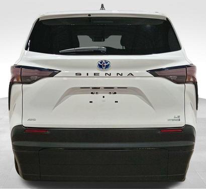 Ice Cap 2023 Toyota Sienna LE
