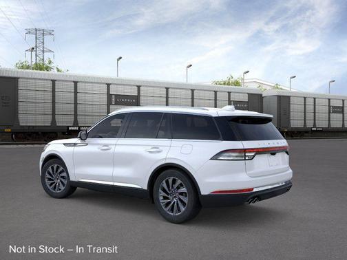 Pristine White Metallic Tri-Coat 2026 Lincoln Aviator Premiere