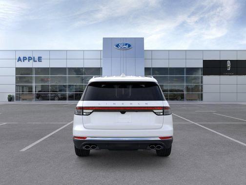 Pristine White Metallic Tri-Coat 2026 Lincoln Aviator Premiere