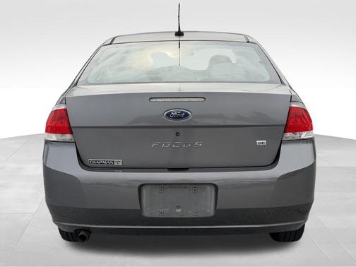Brilliant Silver Clearcoat Metallic 2009 Ford Focus SE