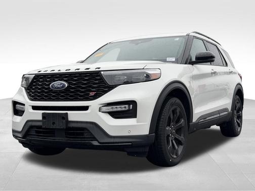 White Metallic 2023 Ford Explorer ST