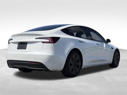 Pearl White Multi-Coat 2024 Tesla Model 3 Long Range