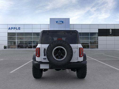 Oxford White 2026 Ford Bronco Badlands
