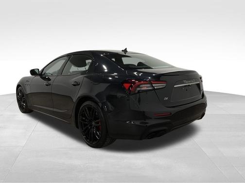 2023 Maserati Ghibli Modena Q4