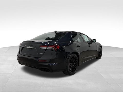 2023 Maserati Ghibli Modena Q4