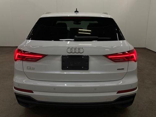 2023 Audi Q3 Premium 45 TFSI S line quattro Tiptronic