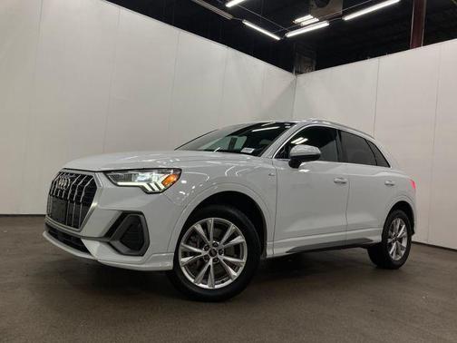 2023 Audi Q3 Premium 45 TFSI S line quattro Tiptronic