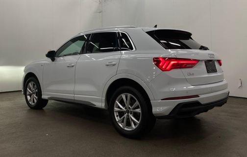 2023 Audi Q3 Premium 45 TFSI S line quattro Tiptronic