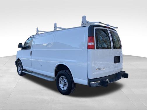 2022 Chevrolet Express 2500 RWD 2500 Regular Wheelbase WT