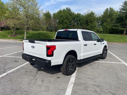 2025 Ford F-150 Lightning Pro