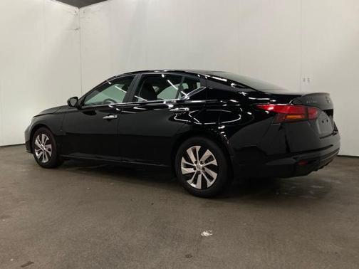 2024 Nissan Altima S FWD