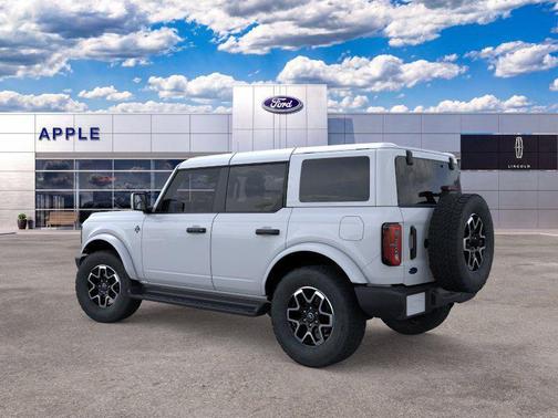 Oxford White 2026 Ford Bronco Outer Banks