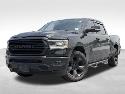 Diamond Black Crystal Pearlcoat 2019 RAM 1500 Big Horn
