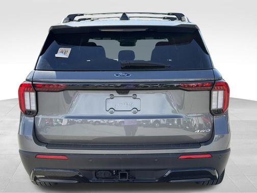 Gray Metallic 2025 Ford Explorer ST-Line