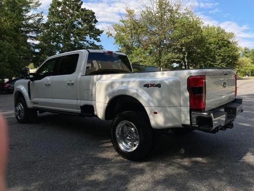 2025 Ford F-450 Lariat