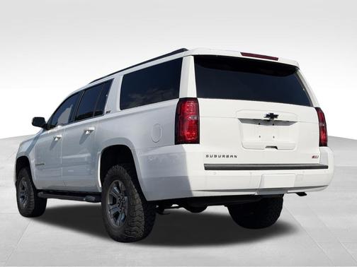 Summit White 2020 Chevrolet Suburban LT