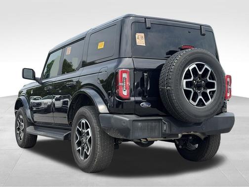 Shadow Black 2025 Ford Bronco Outer Banks