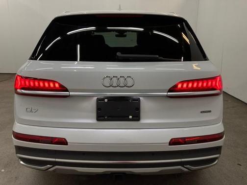 2021 Audi Q7 55 Prestige