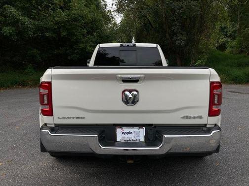2019 RAM 3500 Limited Crew Cab 4x4 8' Box